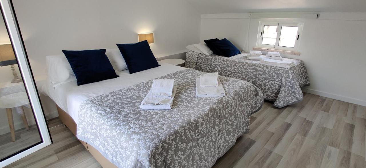 Nazare Historic Beach House-1 Minute To The Beach Exterior photo
