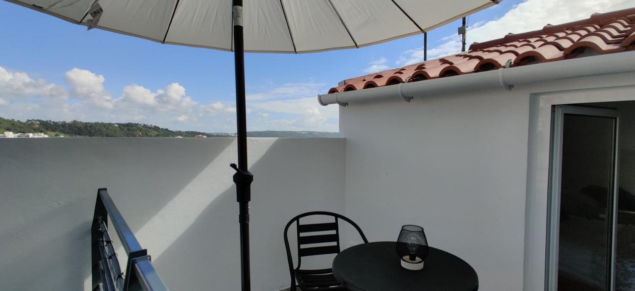 Nazare Historic Beach House-1 Minute To The Beach Exterior photo