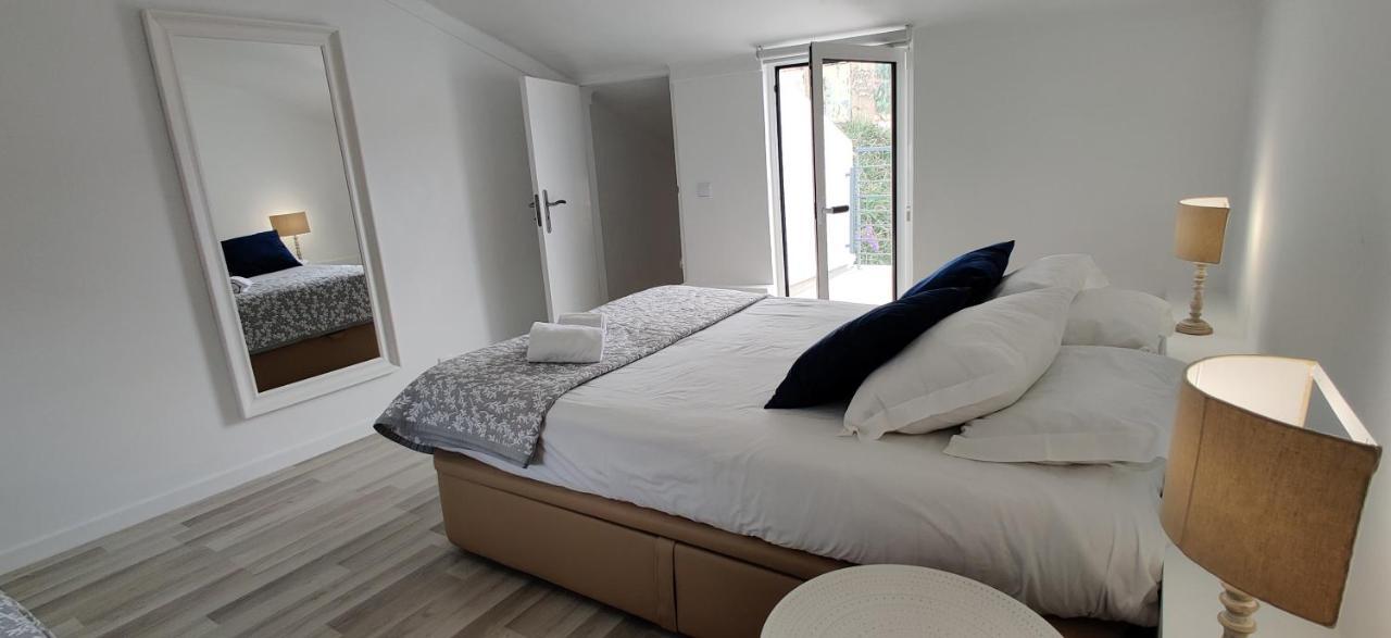 Nazare Historic Beach House-1 Minute To The Beach Exterior photo